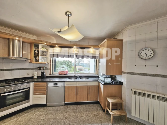 Moradia T4 para Venda em Recardães e Espinhel Foto 4