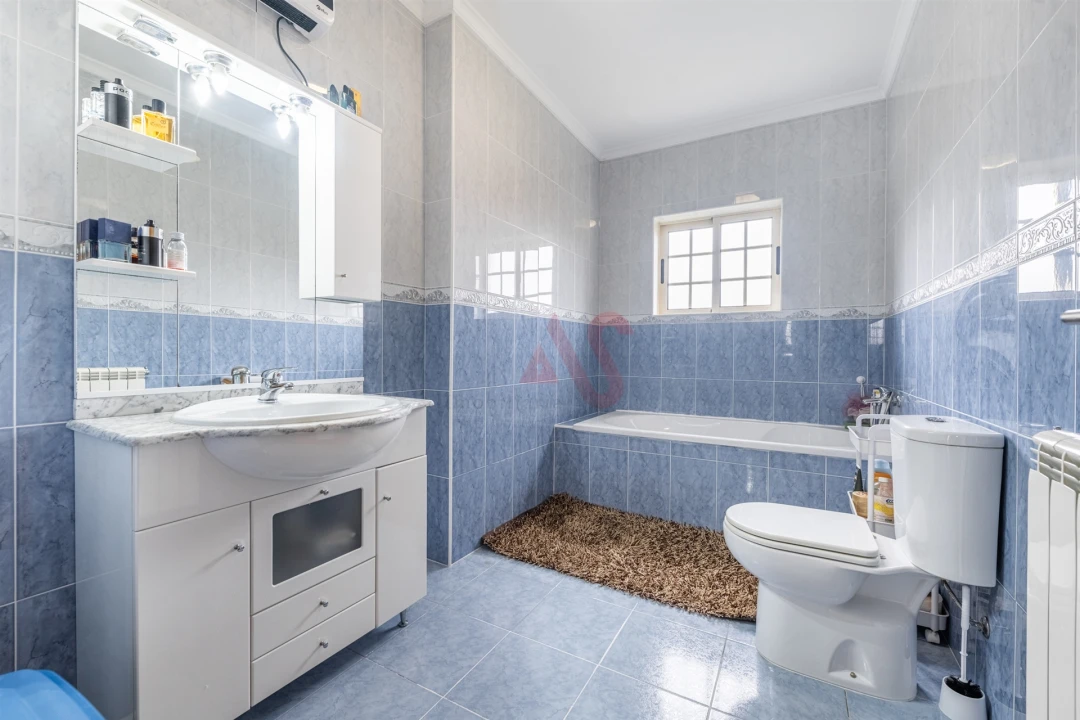 Moradia T5 para Venda em Medelo Foto 22