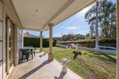 Moradia T5 para Venda em Medelo