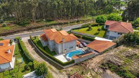 Moradia T5 para Venda em Medelo