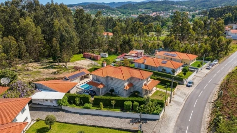 Moradia T5 para Venda em Medelo