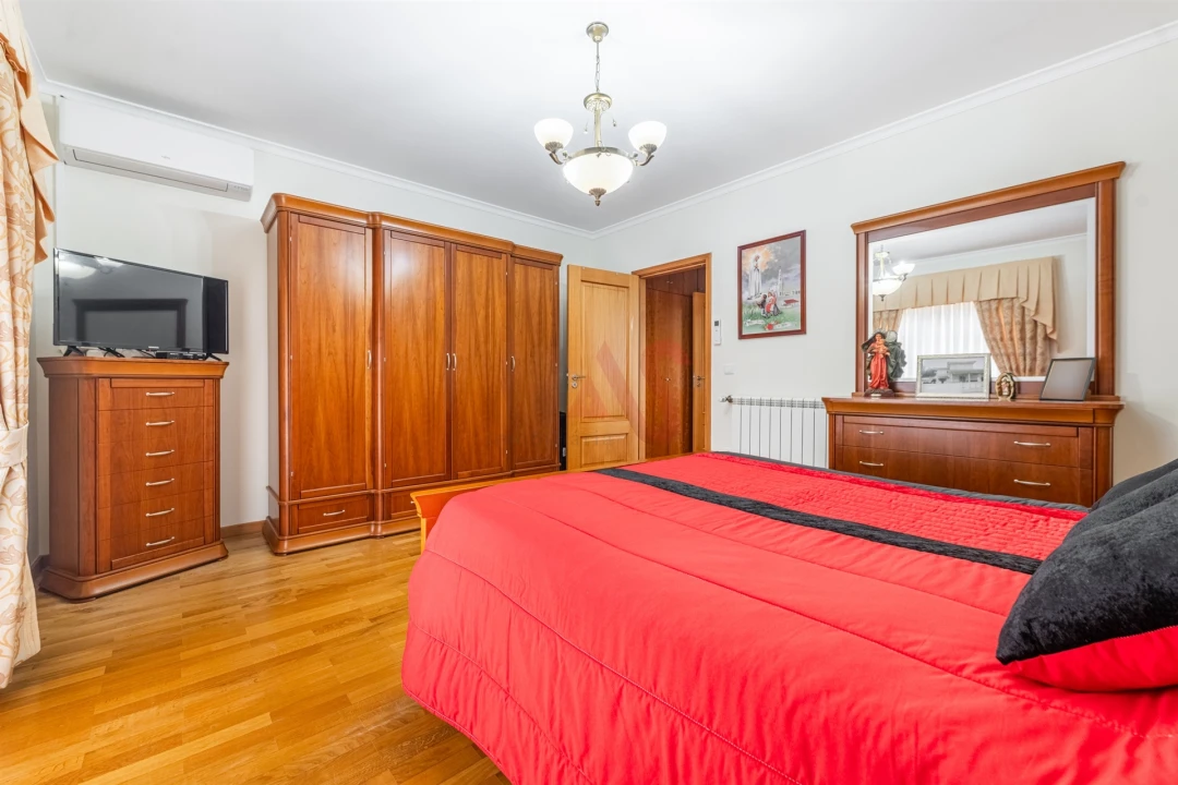 Moradia T5 para Venda em Medelo Foto 17