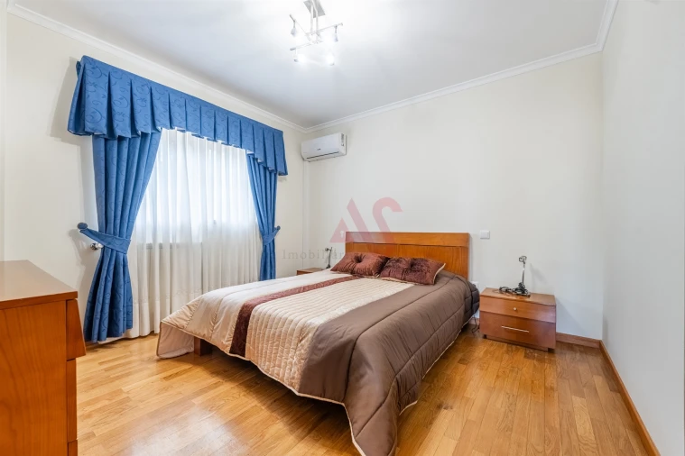 Moradia T5 para Venda em Medelo Foto 20