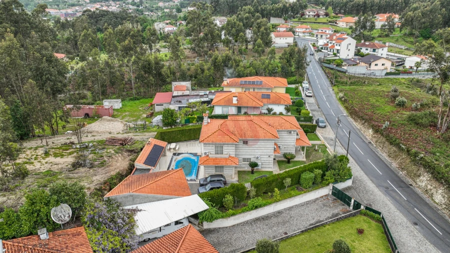 Moradia T5 para Venda em Medelo Foto 4