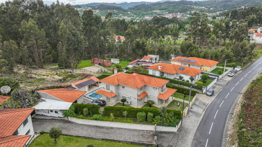 Moradia T5 para Venda em Medelo Foto 3