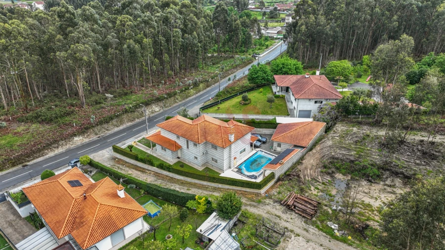 Moradia T5 para Venda em Medelo Foto 5