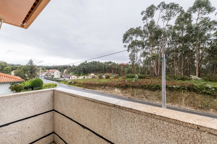 Moradia T5 para Venda em Medelo Foto 18