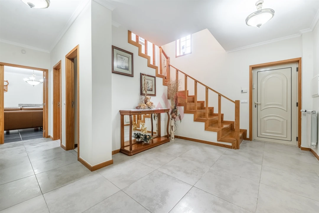 Moradia T5 para Venda em Medelo Foto 6