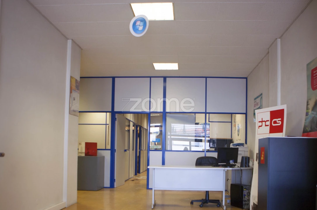 Negócio para Venda em Mafamude e Vilar do Paraíso Foto 1