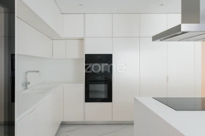 Moradia T4 para Venda em Aldoar, Foz do Douro e Nevogilde