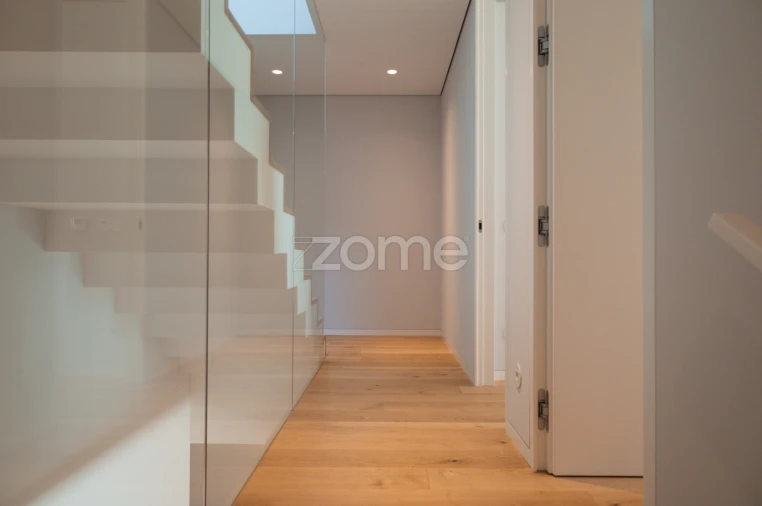 Moradia T4 para Venda em Aldoar, Foz do Douro e Nevogilde Foto 11