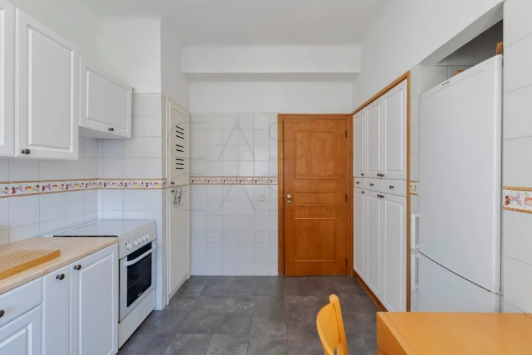 Apartamento T4 para Venda em Carvalhal Foto 8