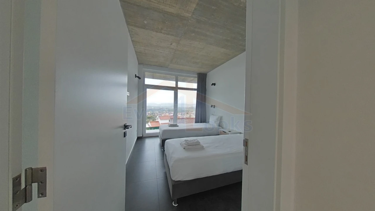 Moradia T4 para Venda em Amoreira Foto 18