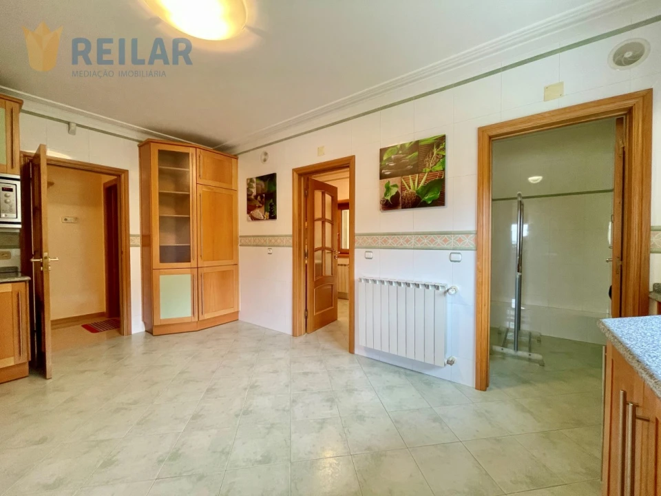 Moradia T4 para Venda em Póvoa de Santa Iria e Forte da Casa Foto 13