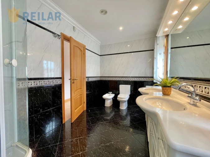 Moradia T4 para Venda em Póvoa de Santa Iria e Forte da Casa Foto 36