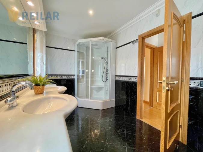 Moradia T4 para Venda em Póvoa de Santa Iria e Forte da Casa Foto 37