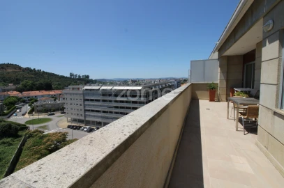 Apartamento T3 para Arrendamento em Nogueira, Fraião e Lamaçães