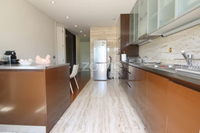 Apartamento T3 para Arrendamento em Nogueira, Fraião e Lamaçães