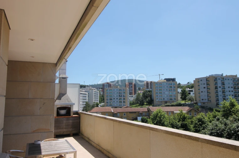 Apartamento T3 para Arrendamento em Nogueira, Fraião e Lamaçães Foto 34