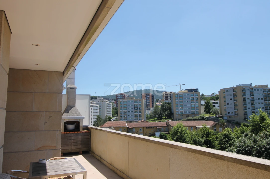 Apartamento T3 para Arrendamento em Nogueira, Fraião e Lamaçães Foto 34