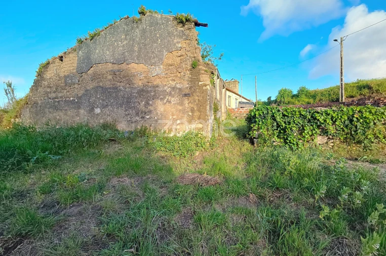 Moradia T1 para Venda em Alqueidão Foto 3