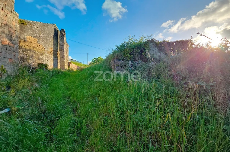 Moradia T1 para Venda em Alqueidão Foto 5