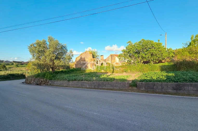 Moradia T1 para Venda em Alqueidão Foto 12