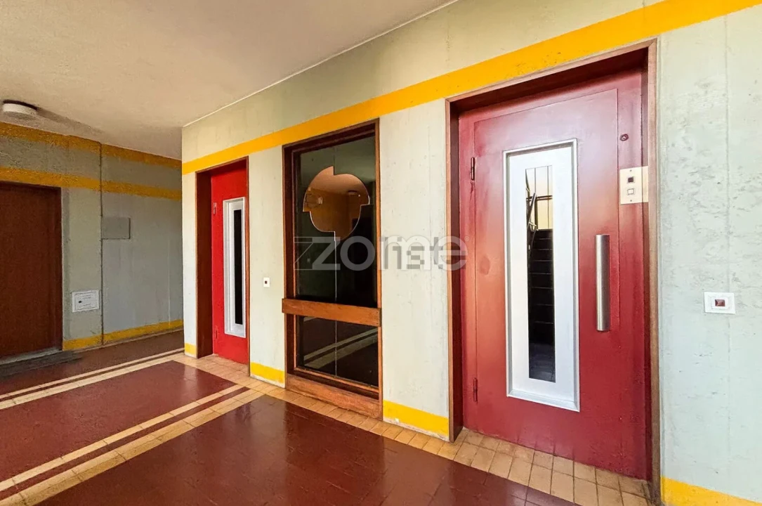 Apartamento T4 para Venda em Alfragide Foto 14