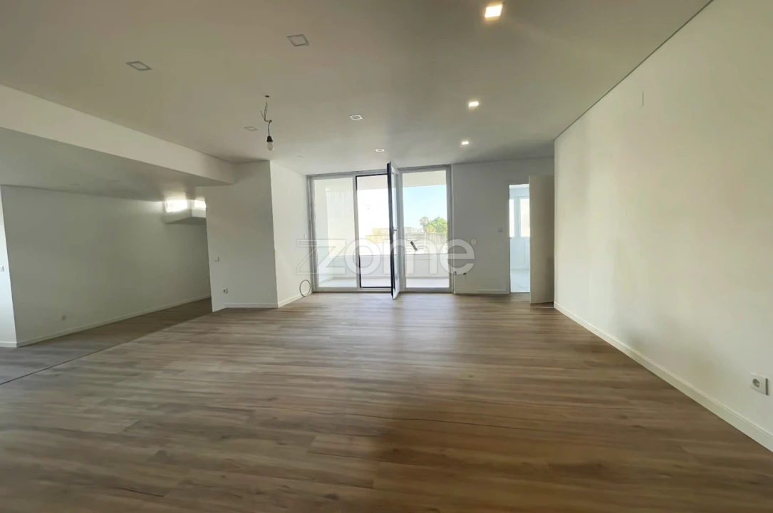 Apartamento T4 para Venda em Alfragide Foto 16