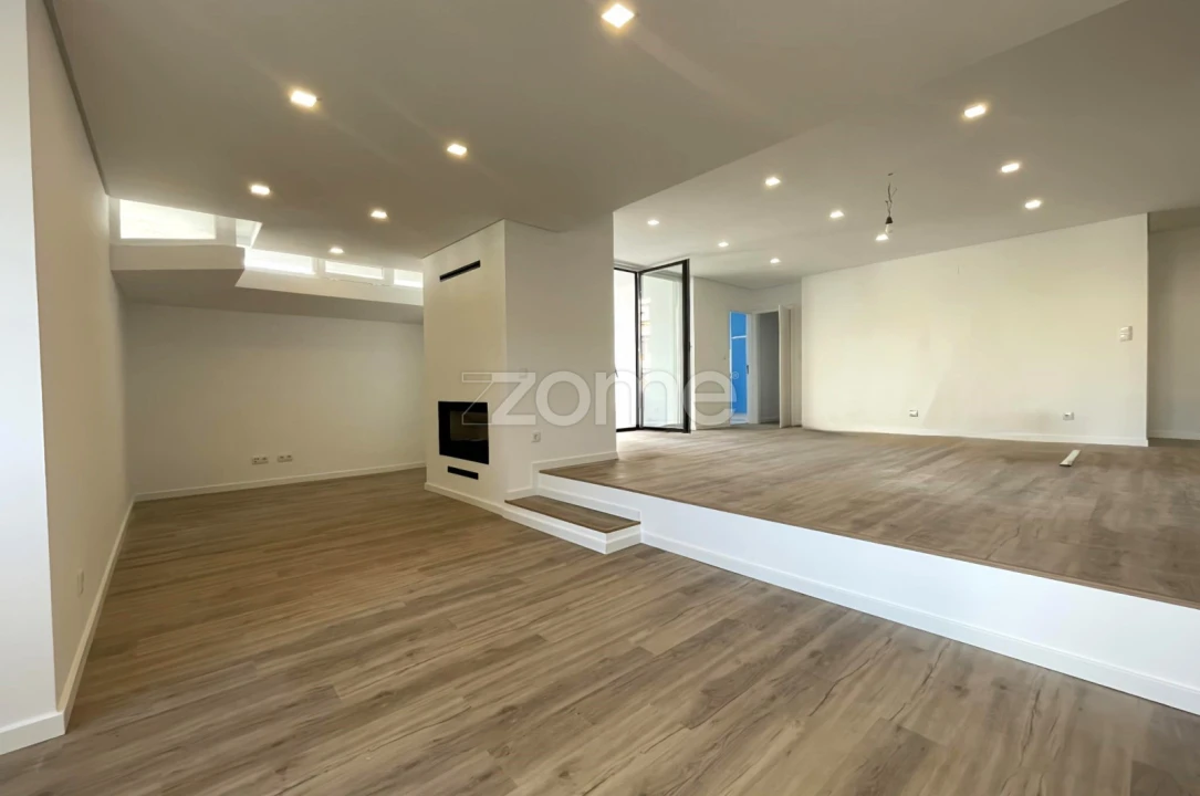 Apartamento T4 para Venda em Alfragide Foto 17