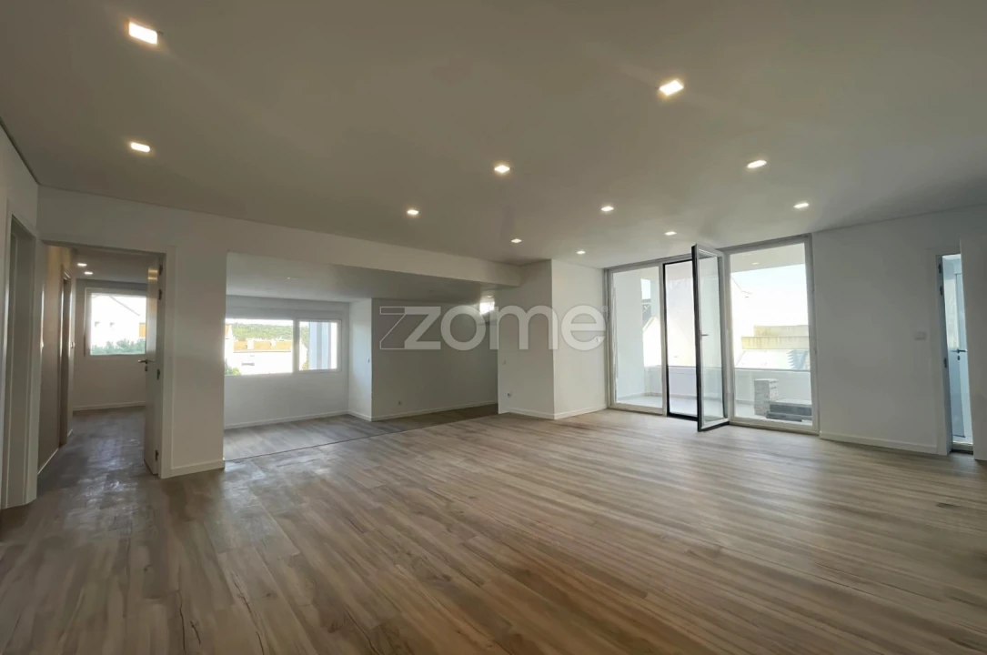 Apartamento T4 para Venda em Alfragide Foto 21