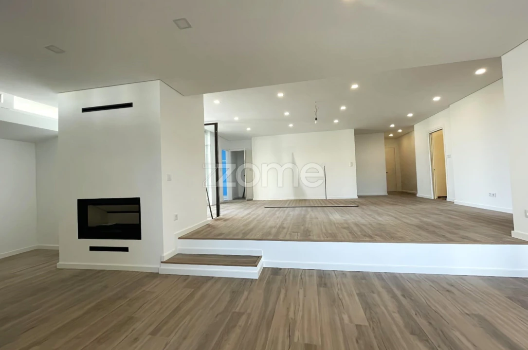 Apartamento T4 para Venda em Alfragide Foto 23