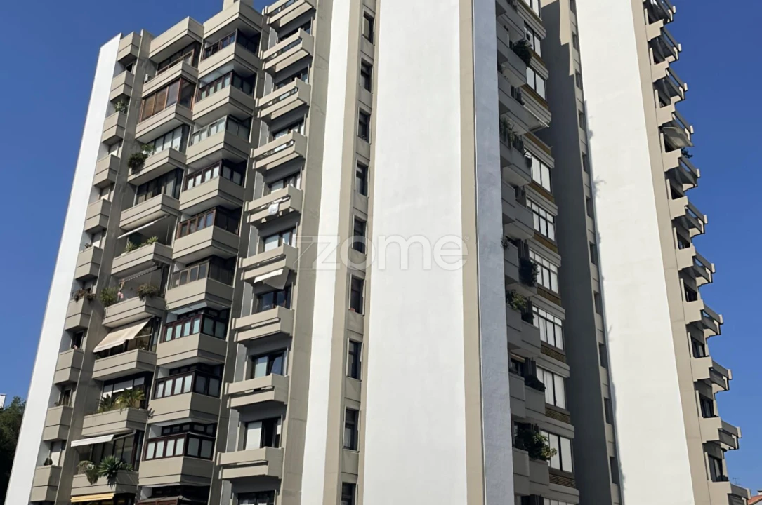 Apartamento T4 para Venda em Alfragide Foto 5