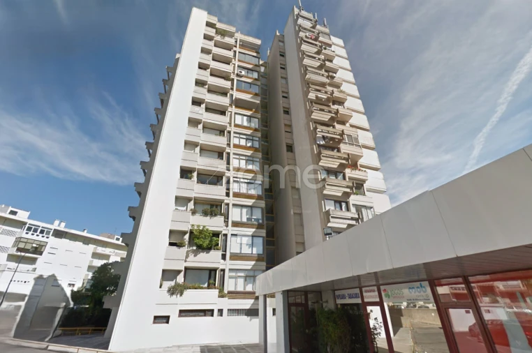 Apartamento T4 para Venda em Alfragide Foto 8