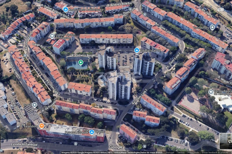 Apartamento T4 para Venda em Alfragide Foto 45