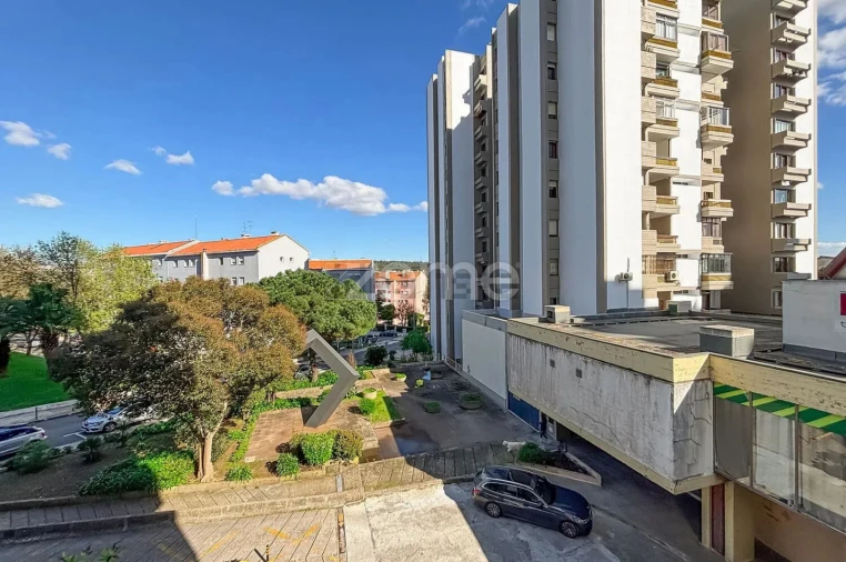 Apartamento T4 para Venda em Alfragide Foto 11