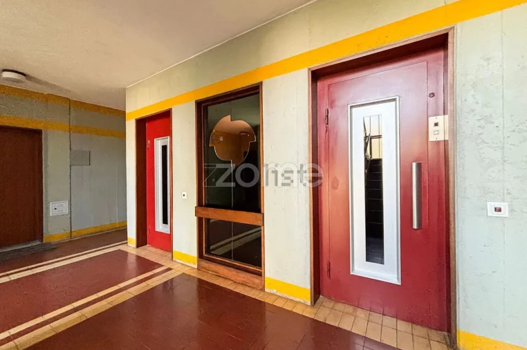 Apartamento T4 para Venda em Alfragide Foto 14