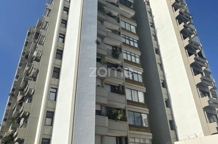 Apartamento T4 para Venda em Alfragide Foto 6
