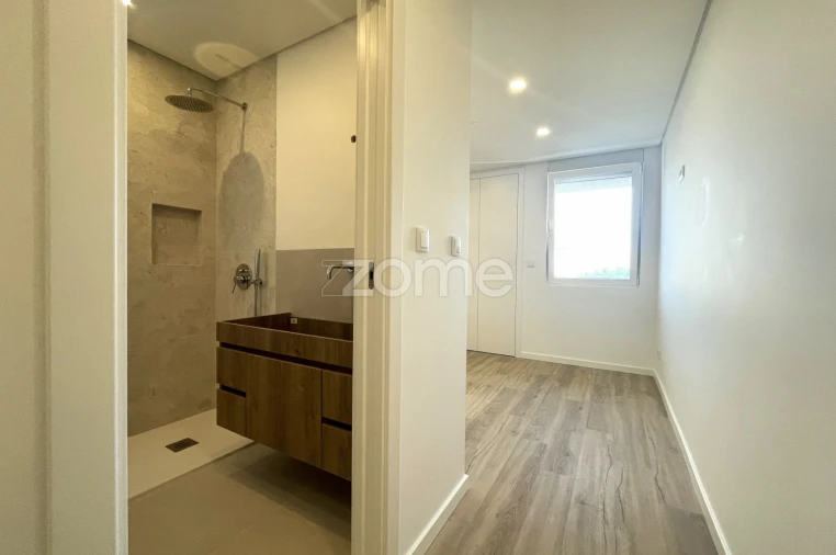 Apartamento T4 para Venda em Alfragide Foto 43