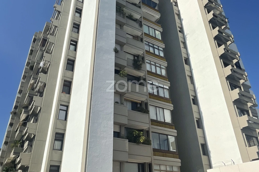 Apartamento T4 para Venda em Alfragide Foto 6