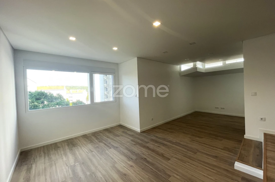 Apartamento T4 para Venda em Alfragide Foto 19
