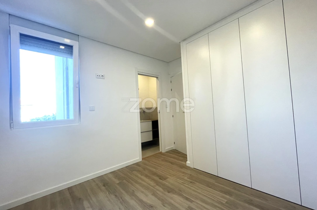 Apartamento T4 para Venda em Alfragide Foto 38