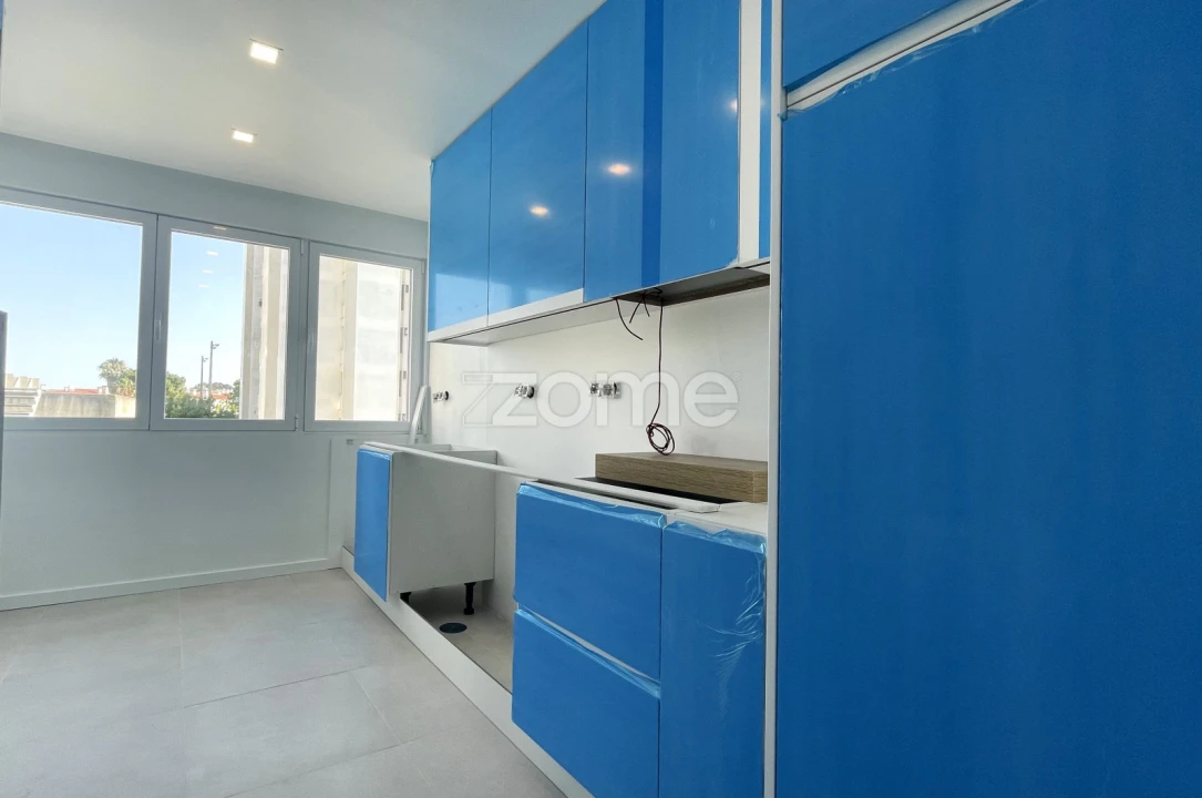 Apartamento T4 para Venda em Alfragide Foto 30