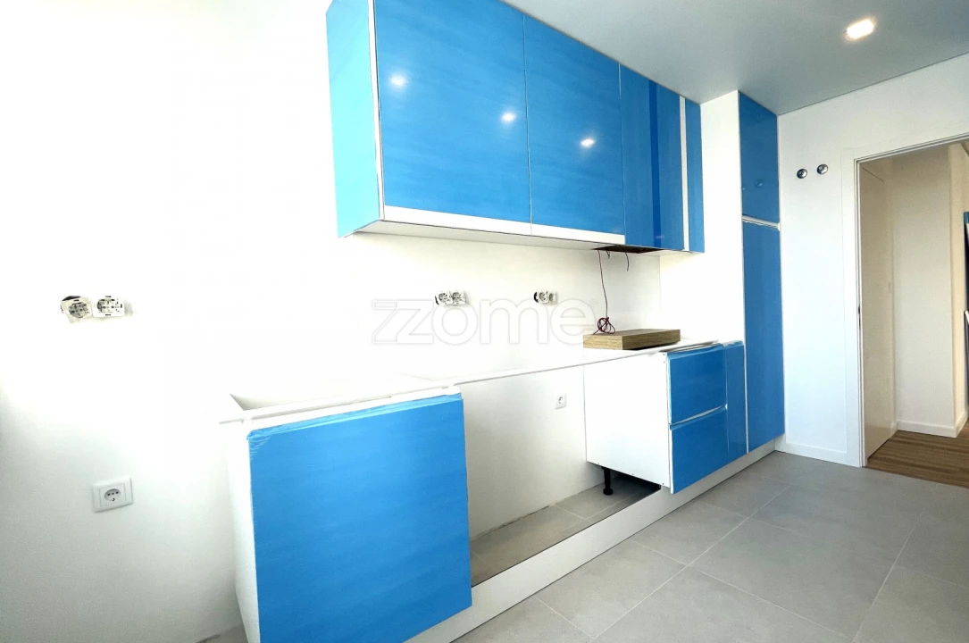Apartamento T4 para Venda em Alfragide Foto 31