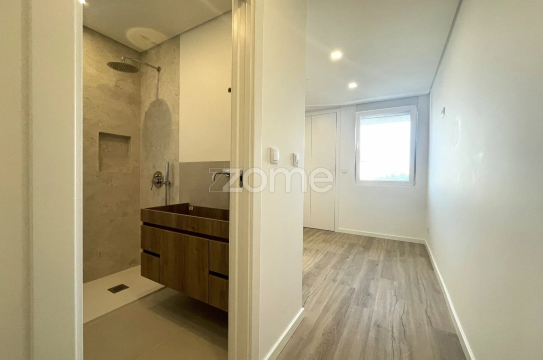 Apartamento T4 para Venda em Alfragide Foto 43