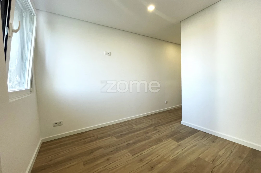 Apartamento T4 para Venda em Alfragide Foto 41