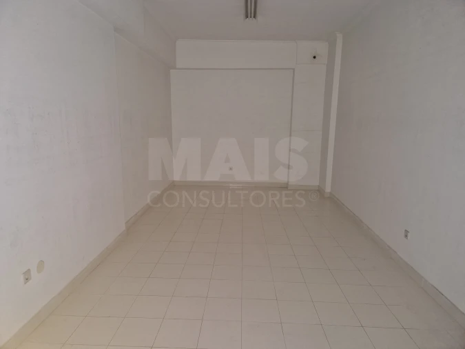 Loja para Arrendamento em Alenquer (Santo Estêvão e Triana) Foto 9