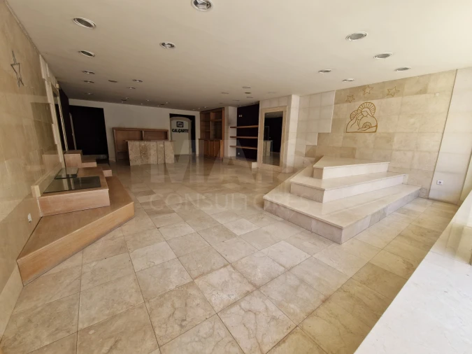 Loja para Arrendamento em Alenquer (Santo Estêvão e Triana) Foto 4