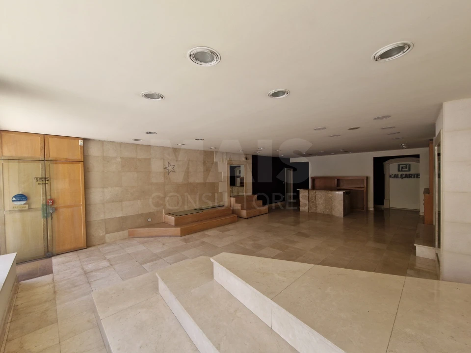 Loja para Arrendamento em Alenquer (Santo Estêvão e Triana) Foto 5