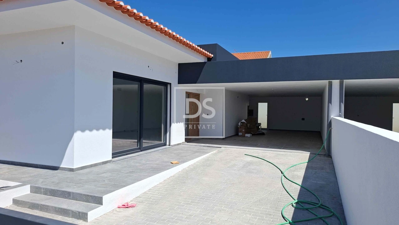 Moradia T3 para Venda em Santo Isidoro Foto 2